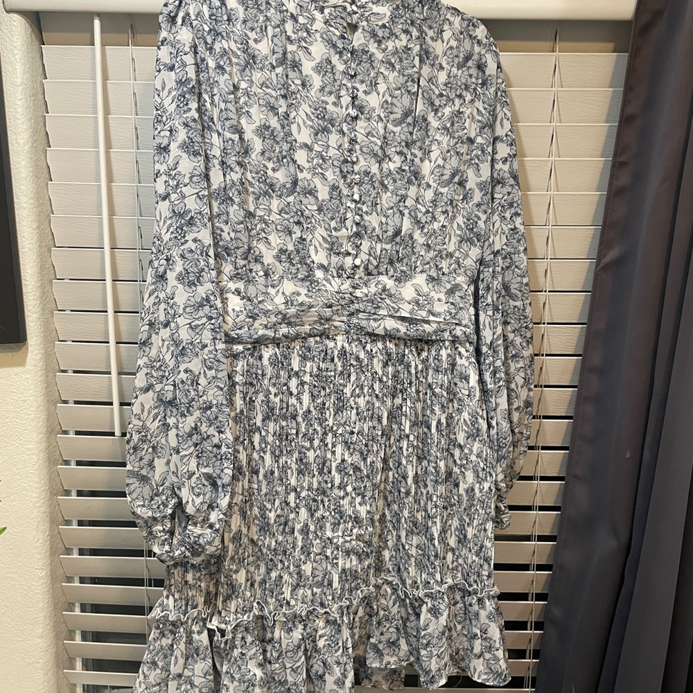 Brynley Dress blue floral ivy city co size Large